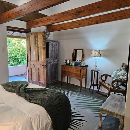 The Riverdeck Accommodation And Backpackers Knysna Eksteriør billede