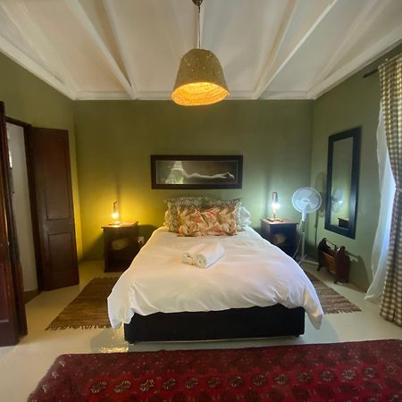 The Riverdeck Accommodation And Backpackers Knysna Eksteriør billede