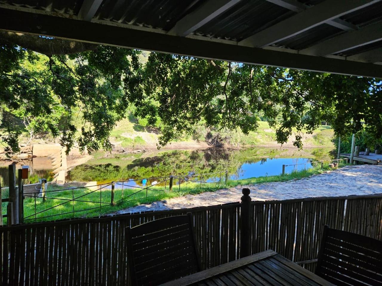 The Riverdeck Accommodation And Backpackers Knysna Eksteriør billede