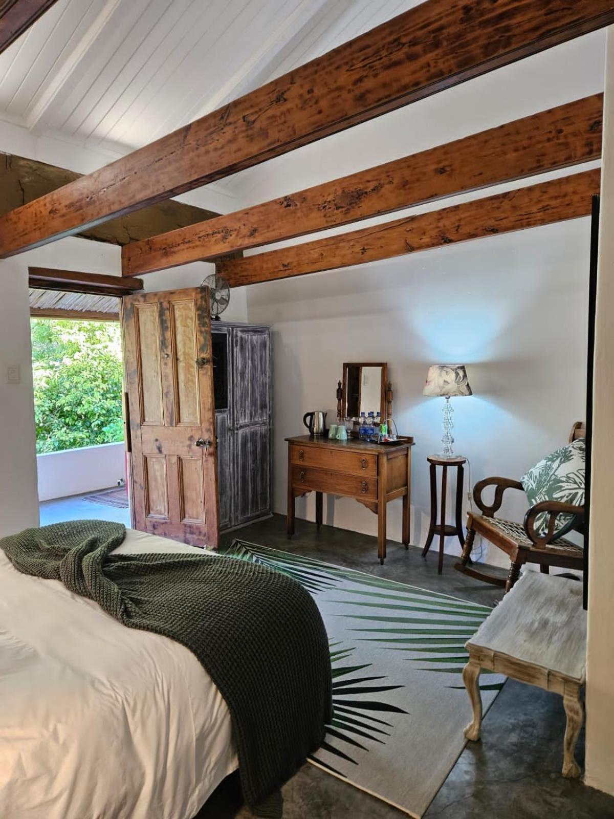 The Riverdeck Accommodation And Backpackers Knysna Eksteriør billede