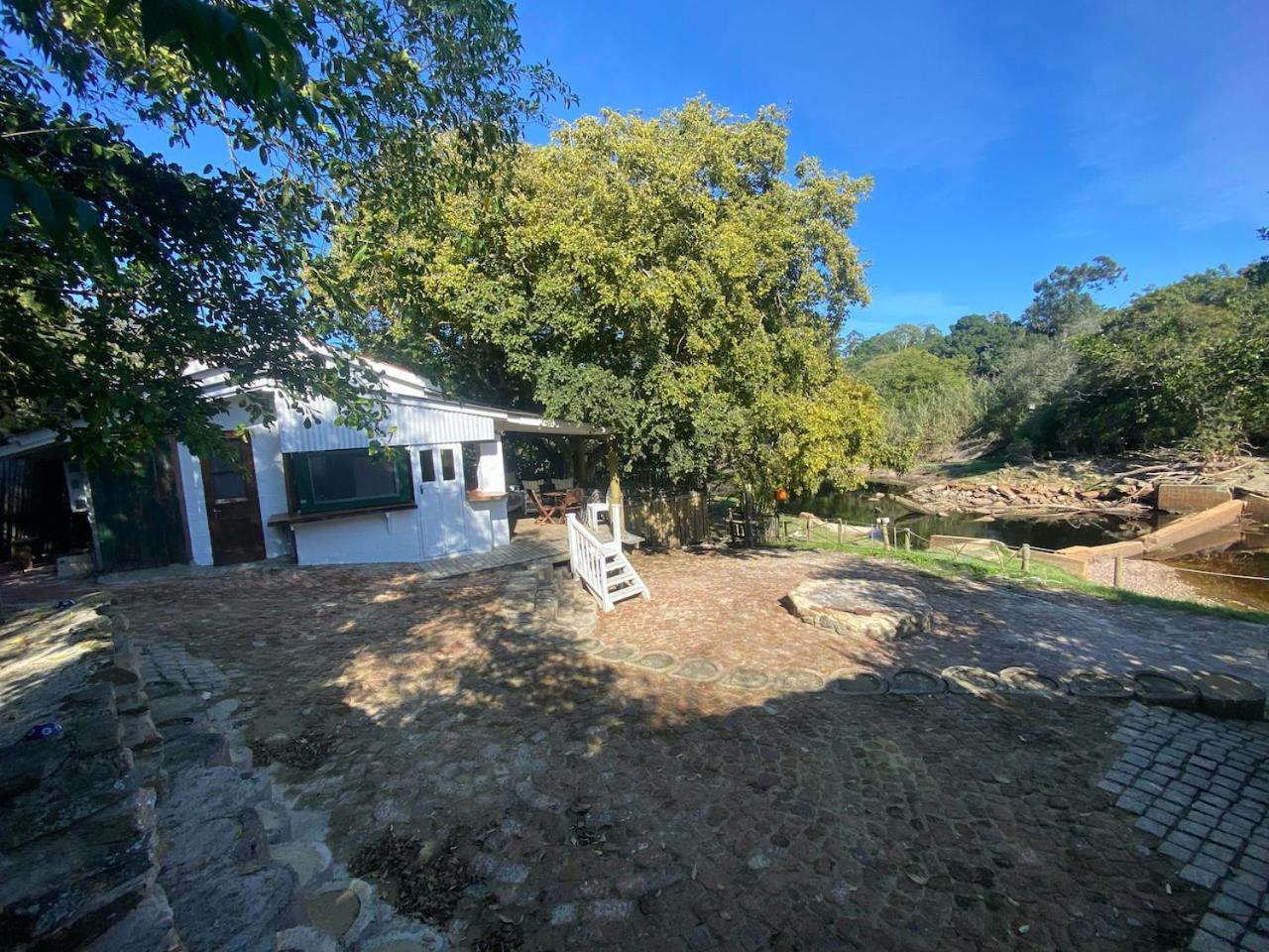 The Riverdeck Accommodation And Backpackers Knysna Eksteriør billede