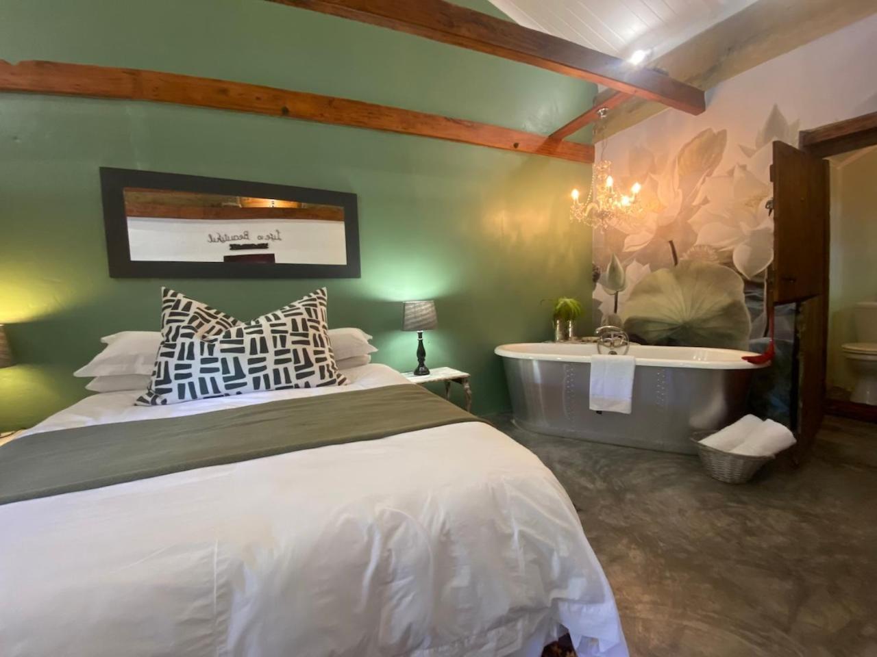 The Riverdeck Accommodation And Backpackers Knysna Eksteriør billede