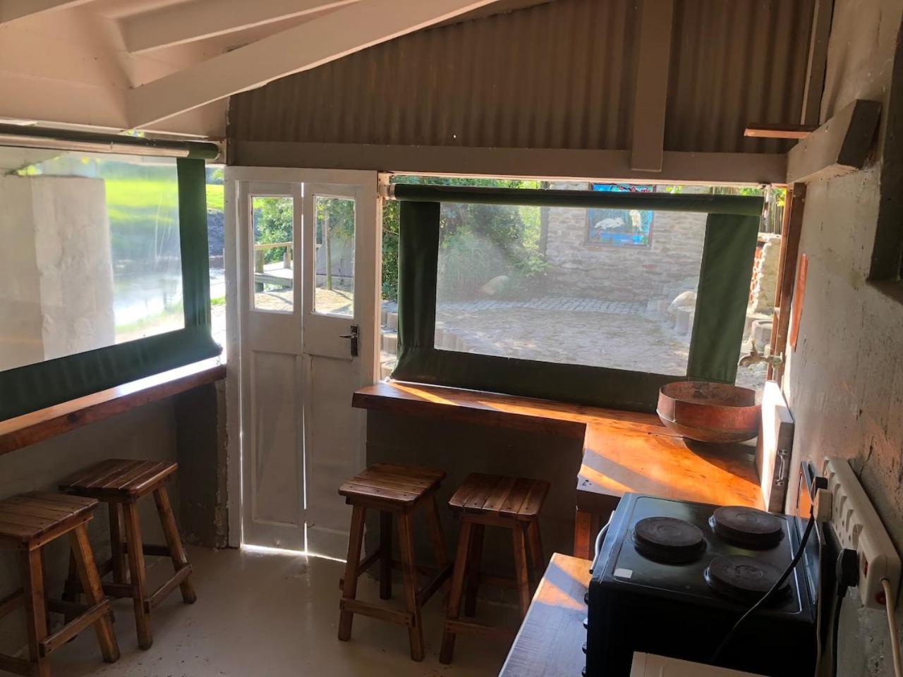 The Riverdeck Accommodation And Backpackers Knysna Værelse billede