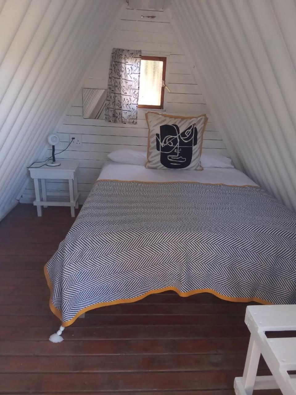 The Riverdeck Accommodation And Backpackers Knysna Eksteriør billede