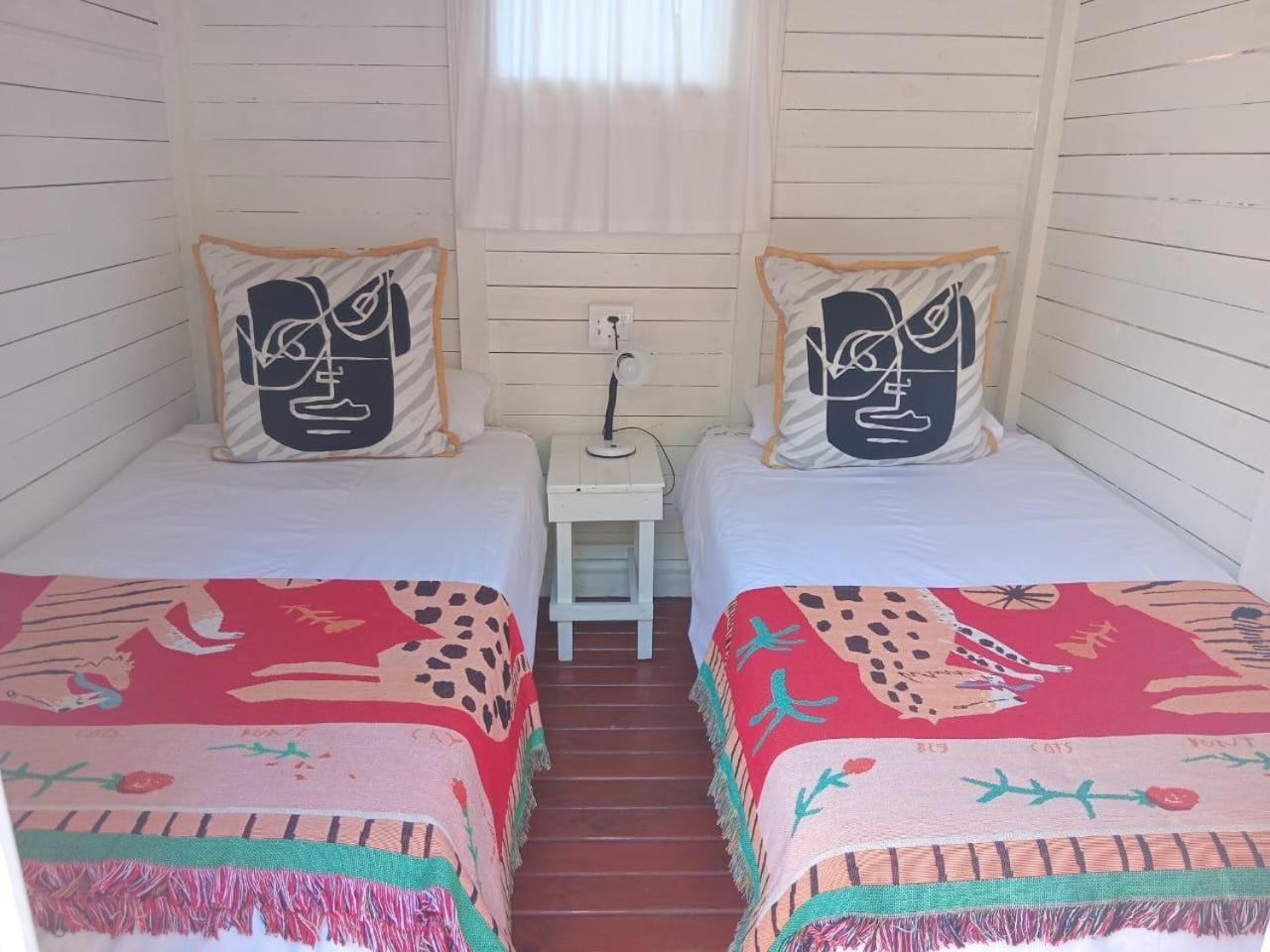 The Riverdeck Accommodation And Backpackers Knysna Eksteriør billede