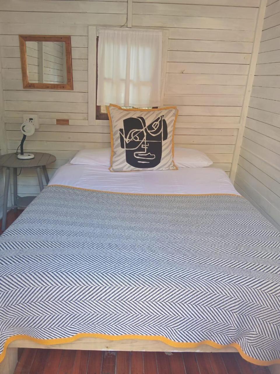 The Riverdeck Accommodation And Backpackers Knysna Eksteriør billede